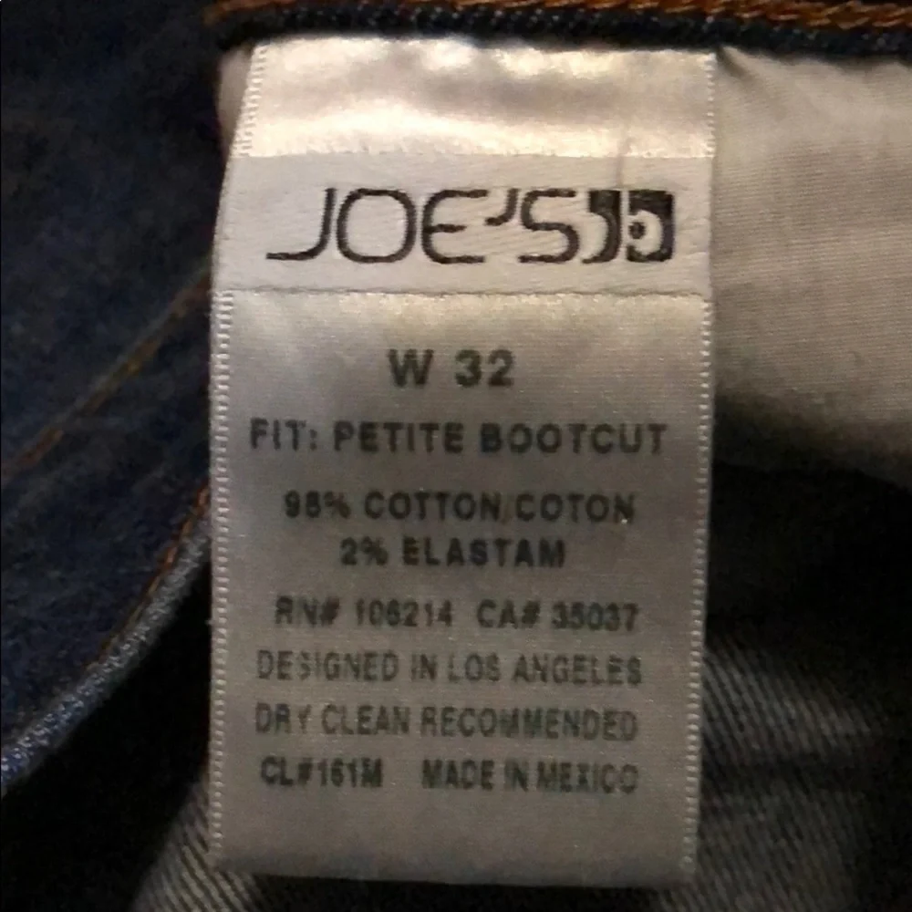 Petite Bootcut Jeans In Blair Wash